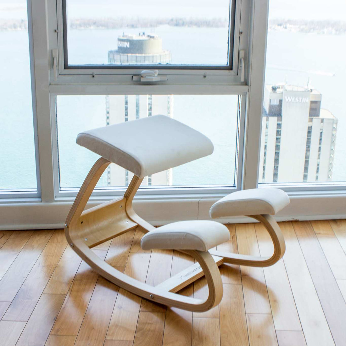 Why Remote Workers Are Switching to Kneeling Chairs in 2026